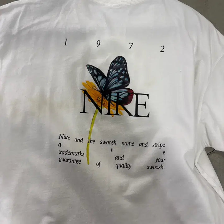 [BUNJANG] Nike New Back Print T-shirt (S) / 만원샵 나이키 신형 백프린팅 반팔티 S