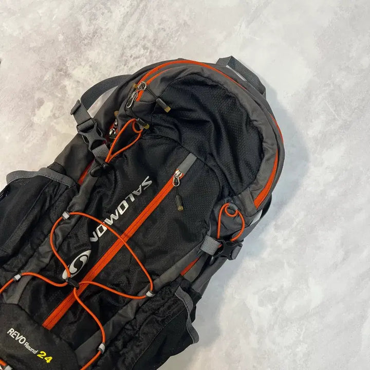 [SOLD OUT] Salomon REVO Round 24
