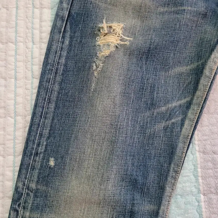 [BUNJANG] Edwin Japan Distressed Vintage Wash Straight Jeans / 에드윈 재팬 Edwin 디스리페어 빈티지연청워싱 스트레이트진 31사이즈