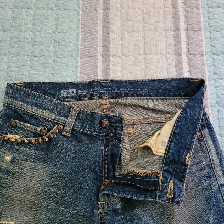 [BUNJANG] Edwin Japan Distressed Vintage Wash Straight Jeans / 에드윈 재팬 Edwin 디스리페어 빈티지연청워싱 스트레이트진 31사이즈