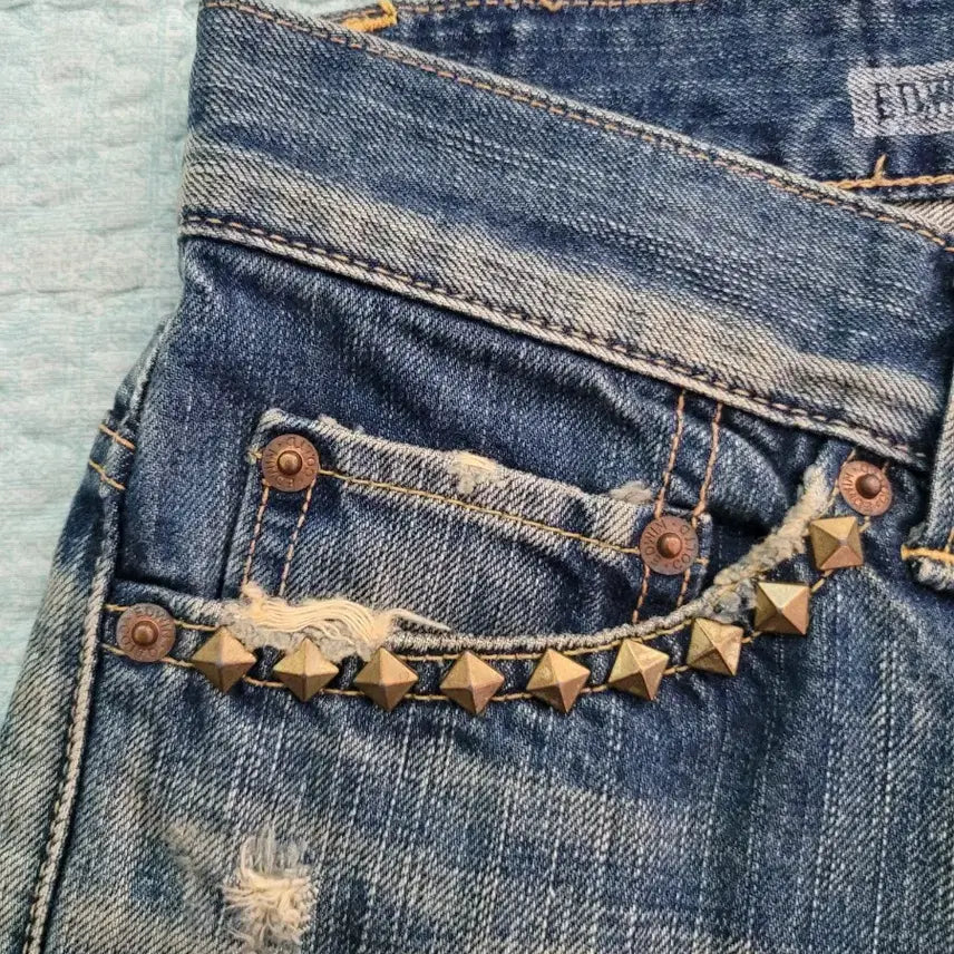 [BUNJANG] Edwin Japan Distressed Vintage Wash Straight Jeans / 에드윈 재팬 Edwin 디스리페어 빈티지연청워싱 스트레이트진 31사이즈