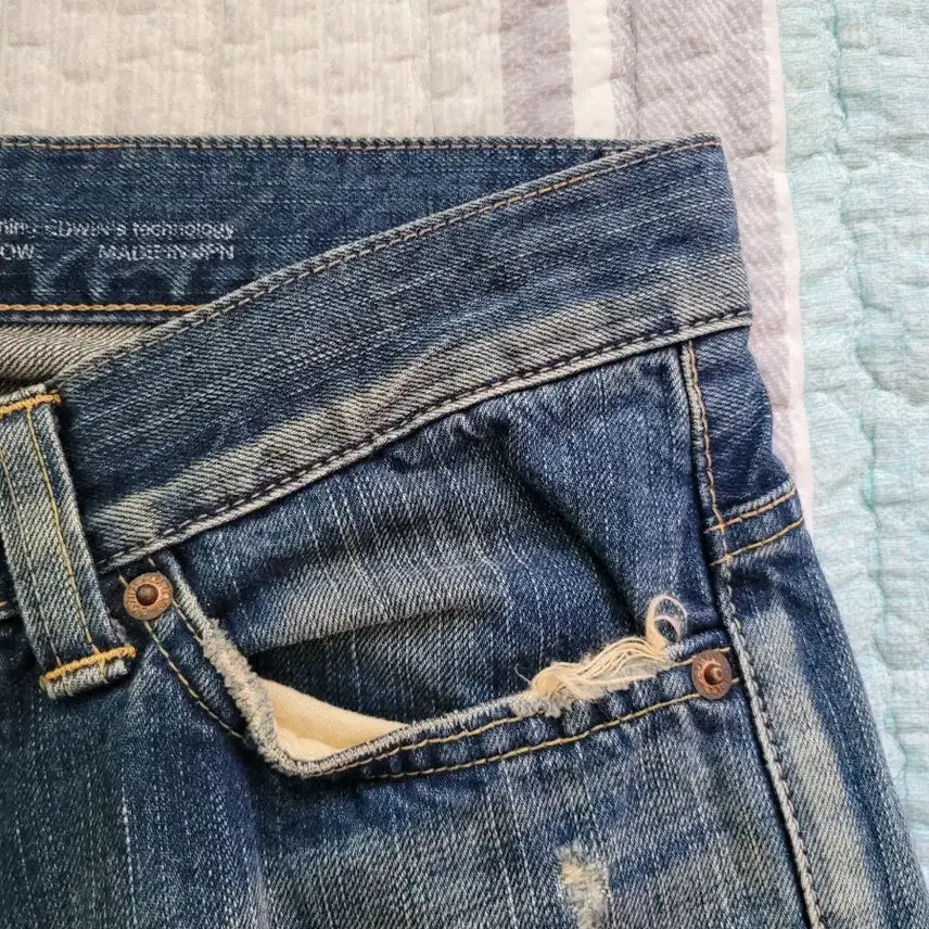[BUNJANG] Edwin Japan Distressed Vintage Wash Straight Jeans / 에드윈 재팬 Edwin 디스리페어 빈티지연청워싱 스트레이트진 31사이즈