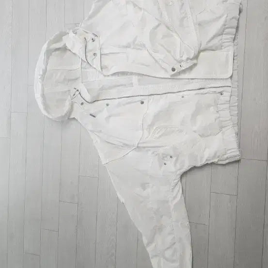 [SOLD OUT] 송지오옴므 후드 점퍼 윈드브레이커 50사이즈