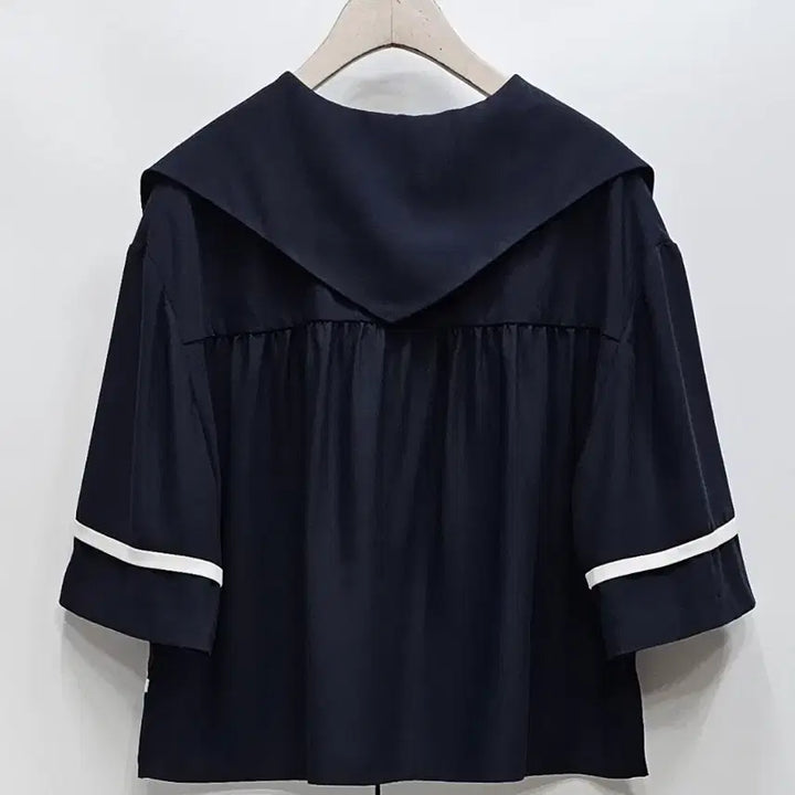 [SOLD OUT] 럭키슈에뜨 반팔 블라우스