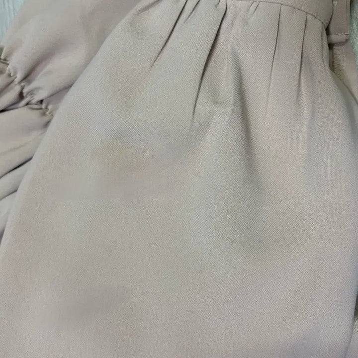 [BUNJANG] IU Shirring Square Neck Blouse / iu 블랙/베이지 셔링 스퀘어넥 블라우스 2개