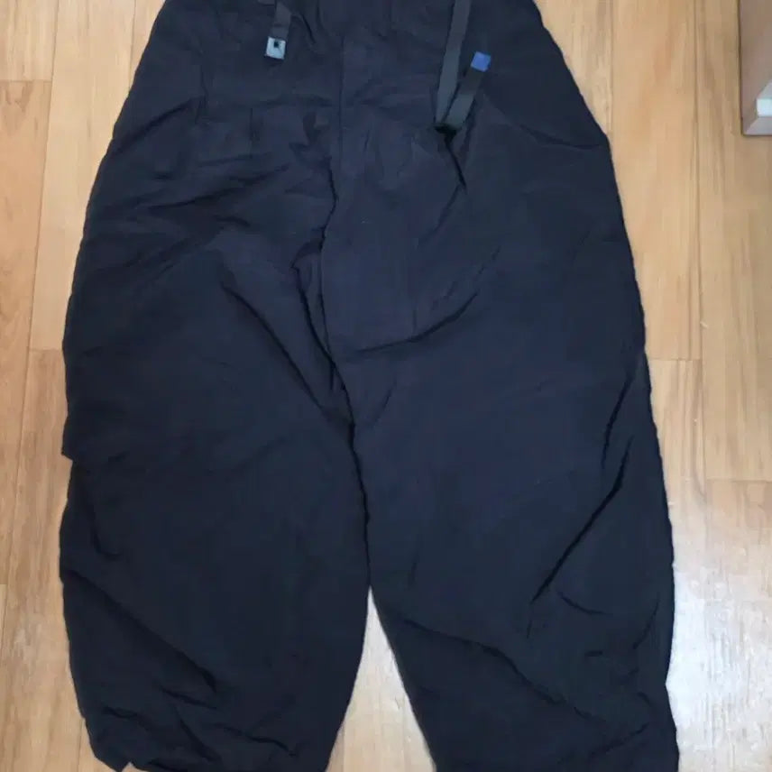 [SOLD OUT] 앵글런 Nylon Tuck Belt String Balloon Pants