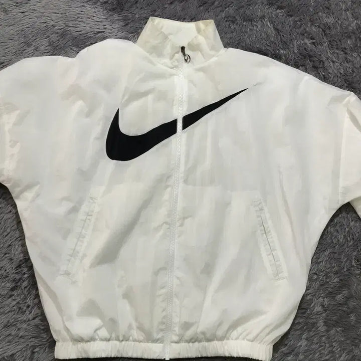 [BUNJANG] Nike Essential Woven Jacket (White) - Women&