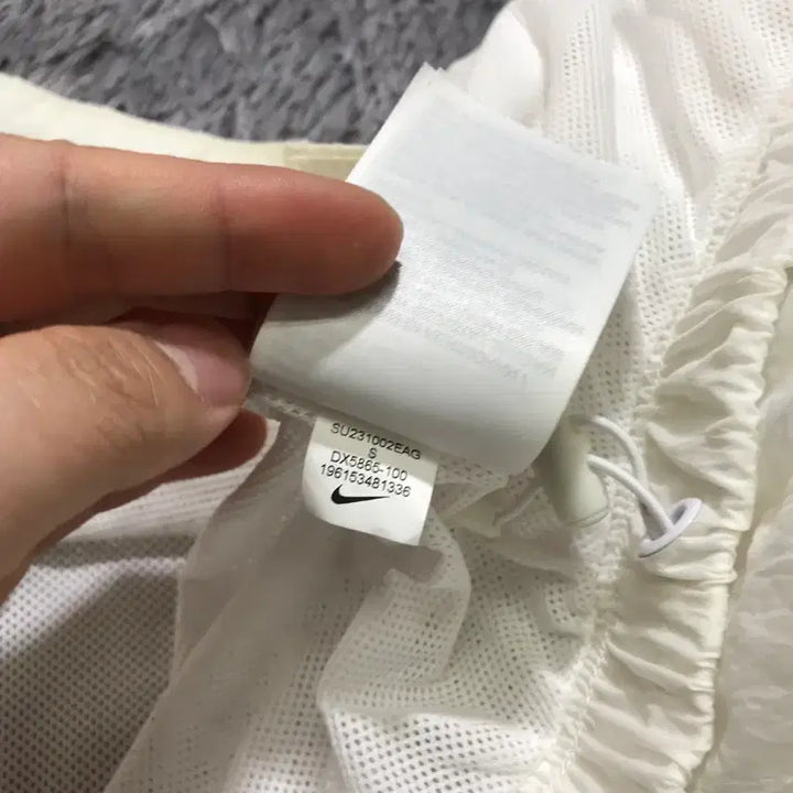 [BUNJANG] Nike Essential Woven Jacket (White) - Women&