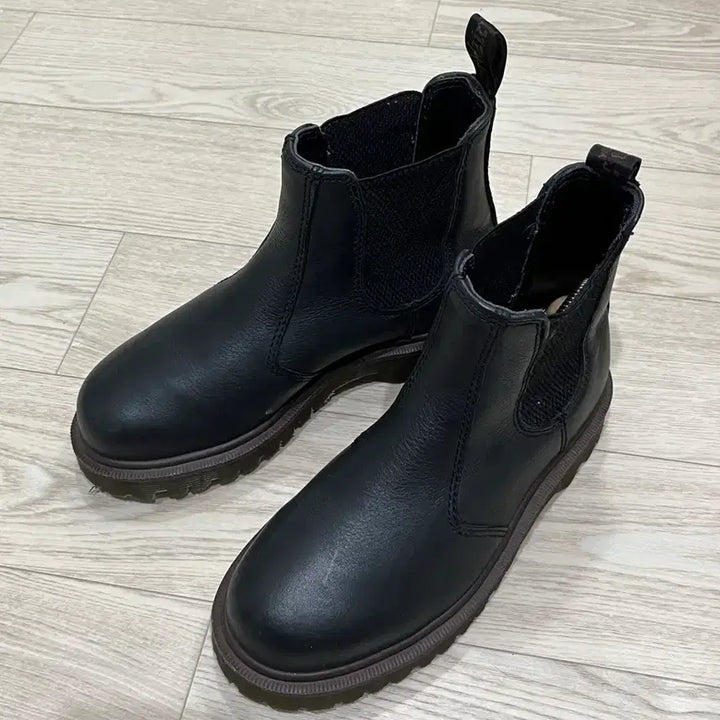 [BUNJANG] Dr. Martens Black Leather Chelsea Boots / 닥터마틴 블랙 레더 첼시 부츠 uk3 230