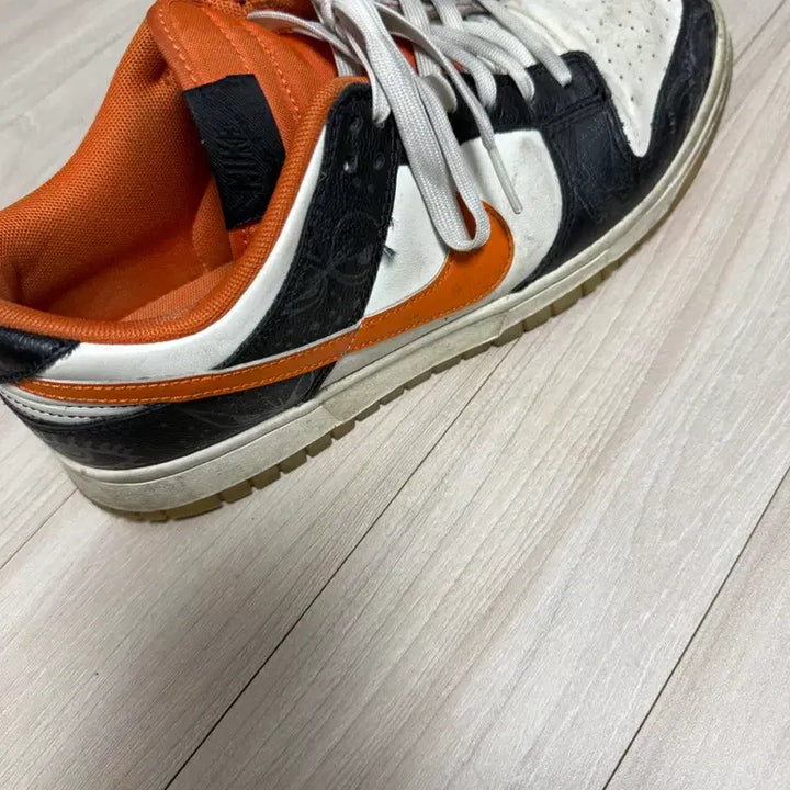 [BUNJANG] Stussy x Nike Halloween Dunk Low Sneakers / 스투시 포스, 할로윈 덩크 270 사이즈
