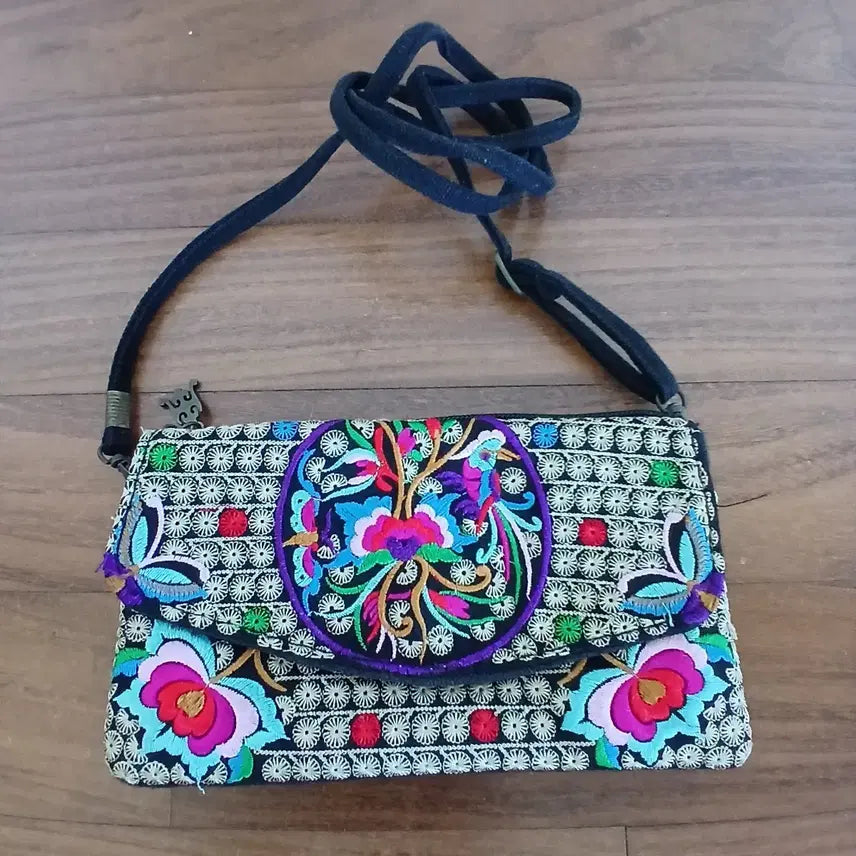 [BUNJANG] Embroidered Floral Crossbody Bag / 26-4 자수 꽃무늬 크로스백 가방
