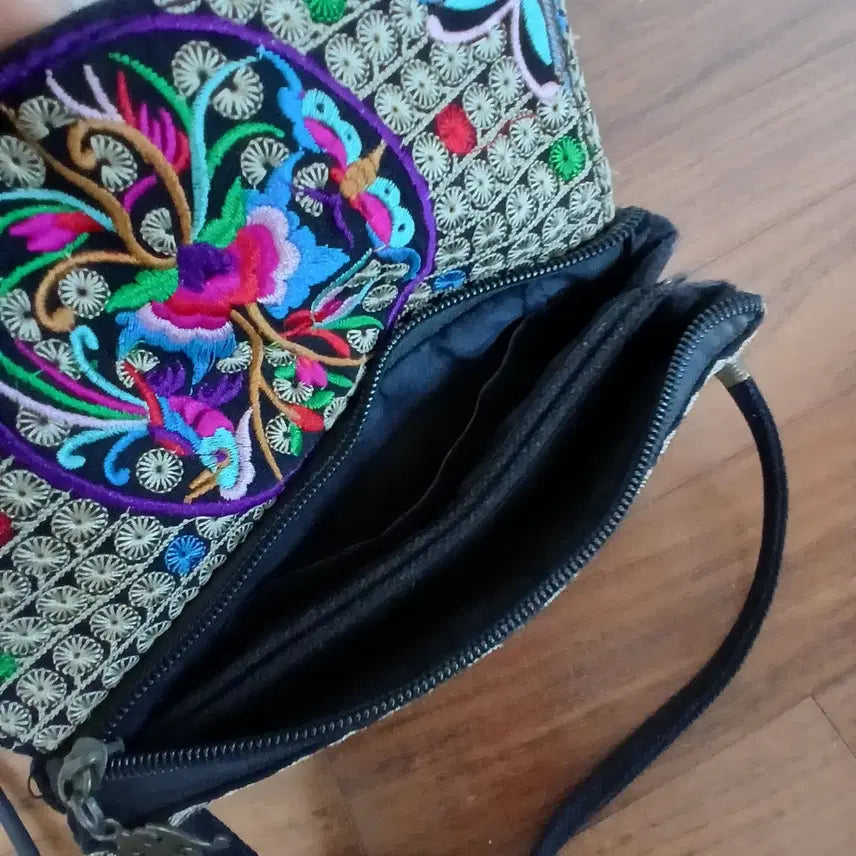 [BUNJANG] Embroidered Floral Crossbody Bag / 26-4 자수 꽃무늬 크로스백 가방