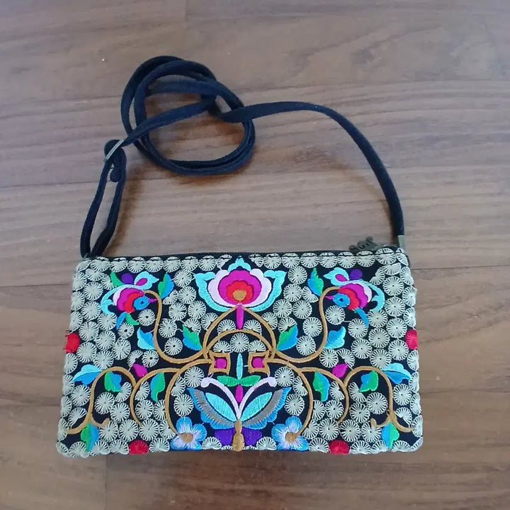 [BUNJANG] Embroidered Floral Crossbody Bag / 26-4 자수 꽃무늬 크로스백 가방