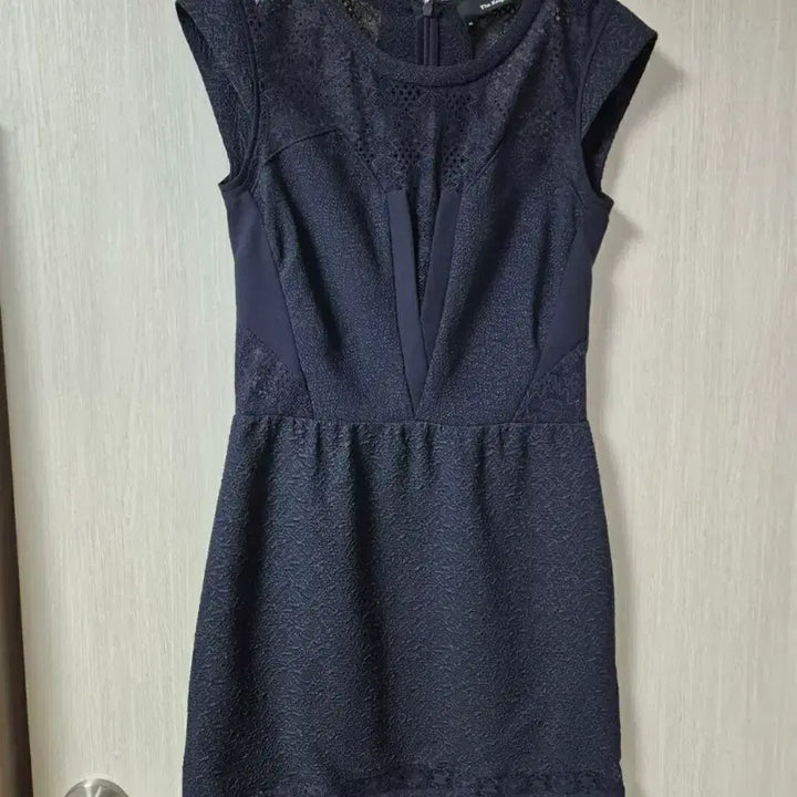 [SOLD OUT] 더쿠플스 the Kooples 레이스 블랙 원피스 M
