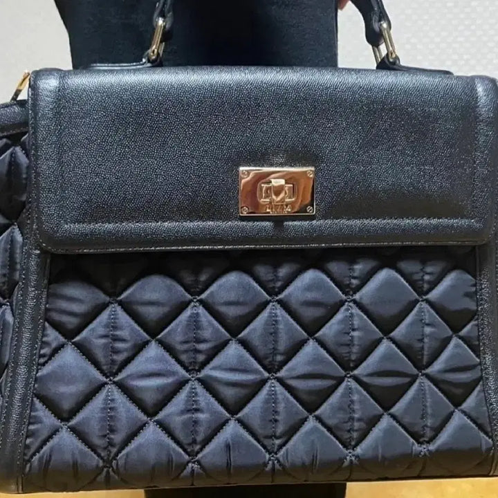 [BUNJANG] Rizmn New York Quilted Handbag Black / 리즘뉴욕 퀼팅 핸드백 블랙 판매