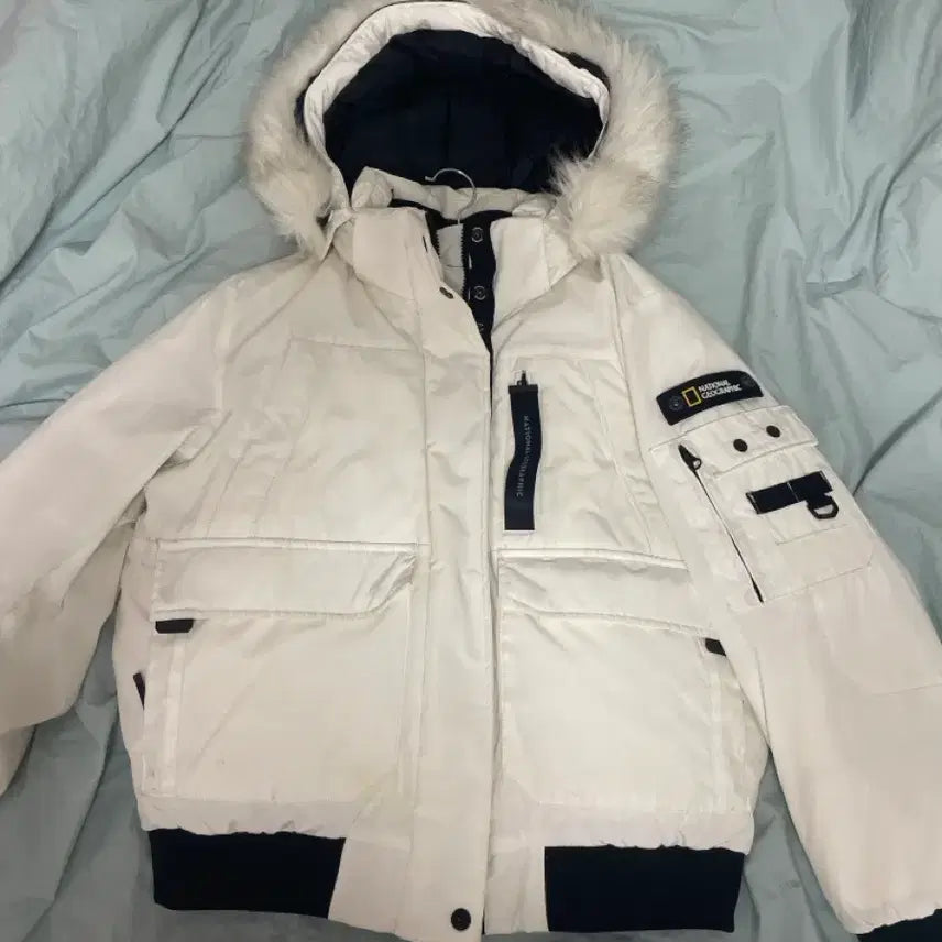 [BUNJANG] National Geographic White Padded Jacket (M) / 내셔널지오그래픽화이트 패딩(M)