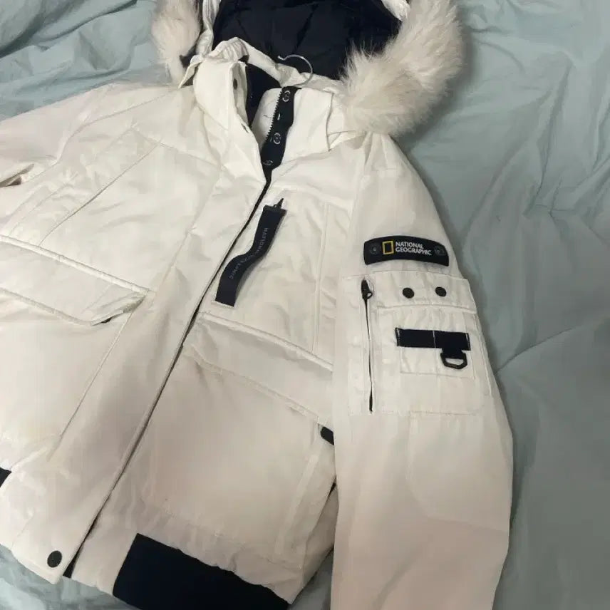 [BUNJANG] National Geographic White Padded Jacket (M) / 내셔널지오그래픽화이트 패딩(M)