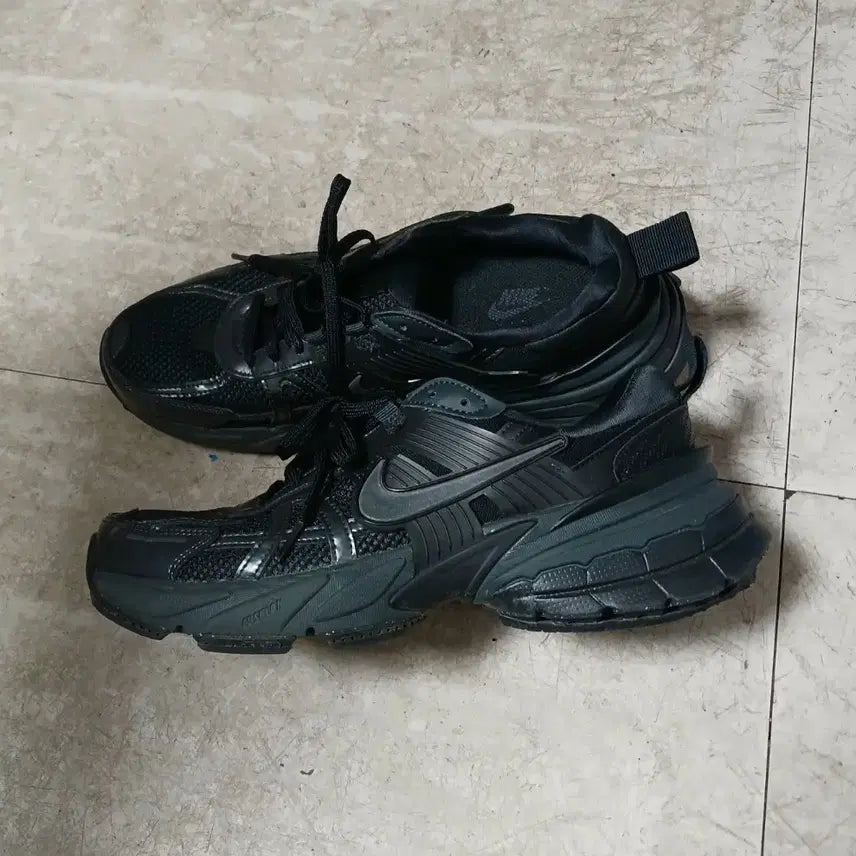 [BUNJANG] Nike All Black Hiking Shoes / 나이키 올블랙 운동화