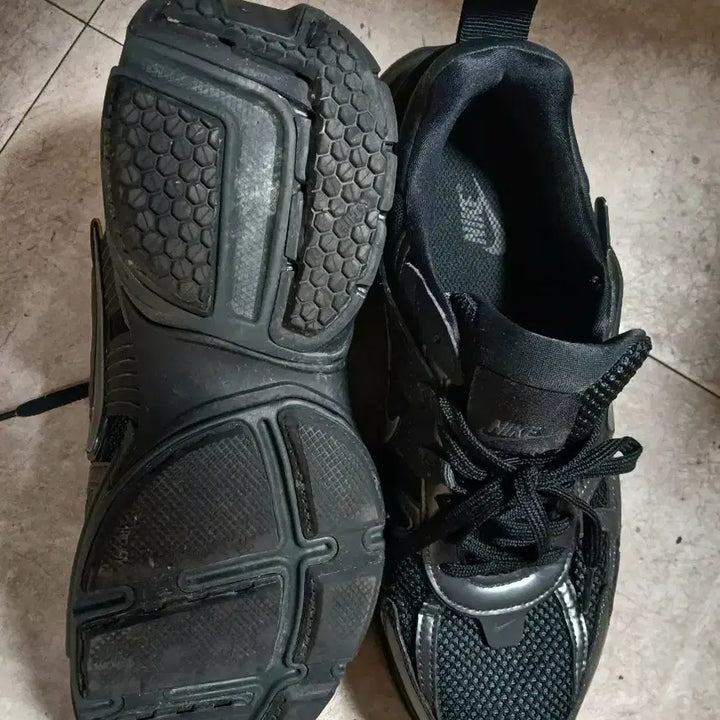 [BUNJANG] Nike All Black Hiking Shoes / 나이키 올블랙 운동화