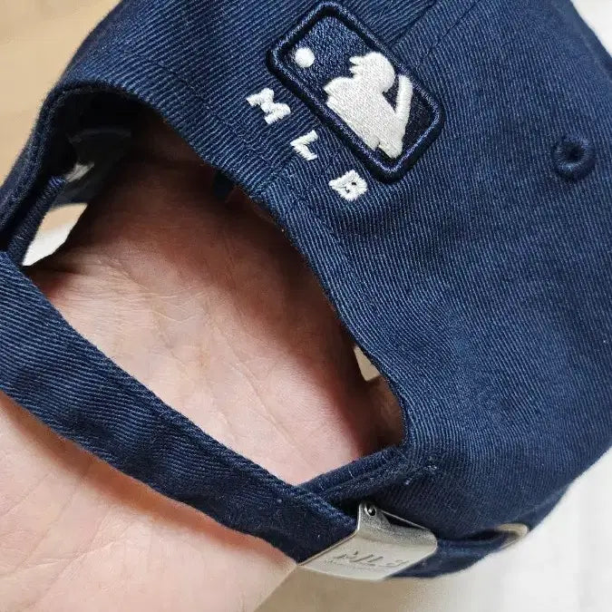 [SOLD OUT] 뉴욕 양키스 네이비 볼캡 모자