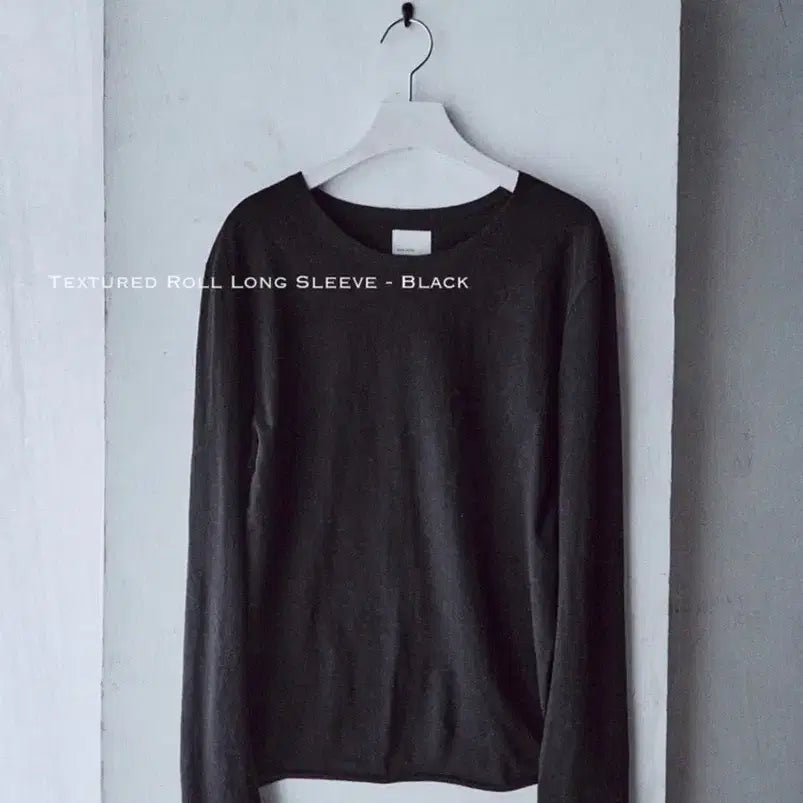 [BUNJANG] Mono Prive Textured Roll Long Sleeve Ver. 2 Black / (2) 모노프리베 텍스쳐드 롤 롱슬리브 Ver.2 블랙