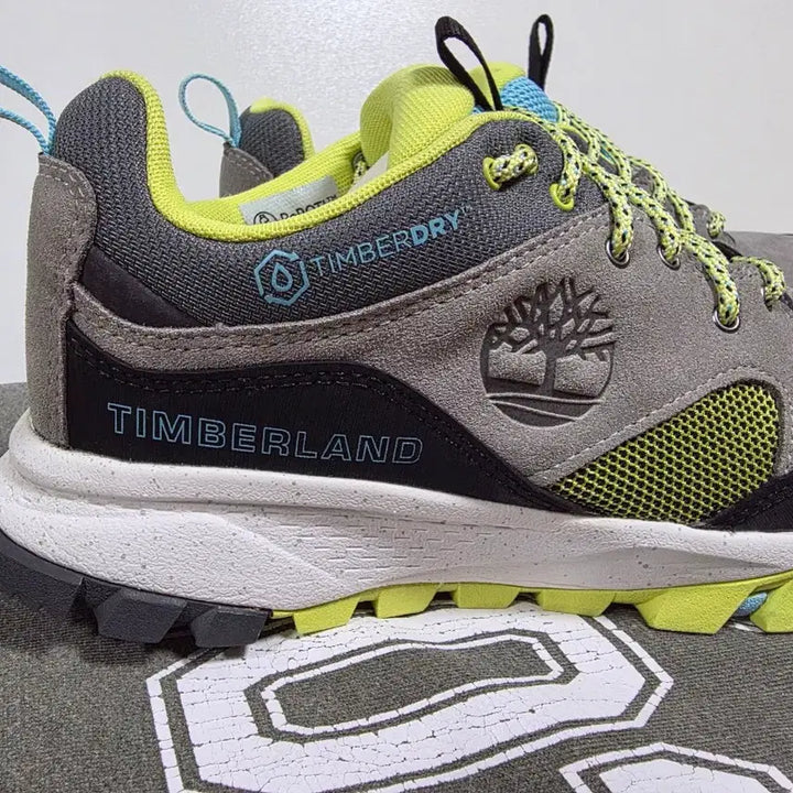 [BUNJANG] Timberland Garrison Trail Low Waterproof Hiking Shoes [240mm] / 팀버랜드 트레킹화 [240mm]