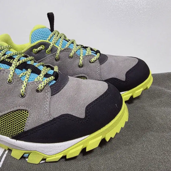 [BUNJANG] Timberland Garrison Trail Low Waterproof Hiking Shoes [240mm] / 팀버랜드 트레킹화 [240mm]