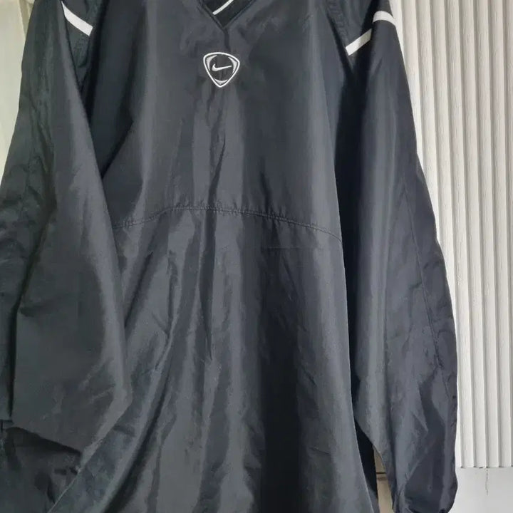 [BUNJANG] Nike Black Windbreaker V-neck Size 110 / 나이키 블랙 바람막이 V넥  사이즈110