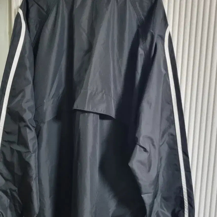 [BUNJANG] Nike Black Windbreaker V-neck Size 110 / 나이키 블랙 바람막이 V넥  사이즈110
