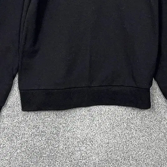 [BUNJANG] Reebok Black Sweatshirt (Size S) / 리복 블랙 맨투맨 S