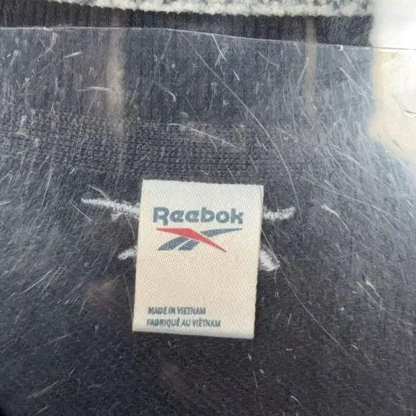 [BUNJANG] Reebok Black Sweatshirt (Size S) / 리복 블랙 맨투맨 S