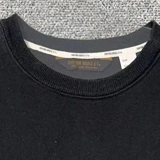 [BUNJANG] Uniform Bridge Black Vintage Pocket Sweatshirt M / 유니폼브릿지 블랙 빈티지 포켓 맨투맨 M (100)