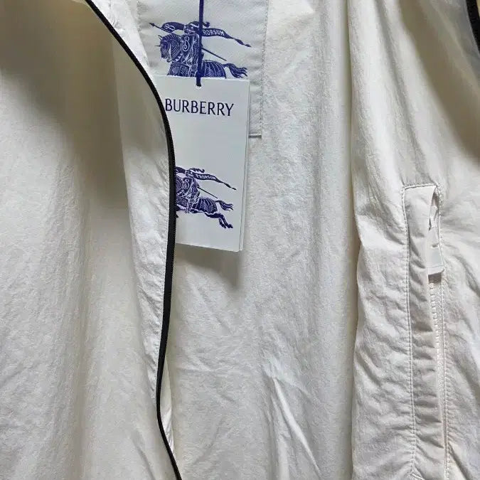 [BUNJANG] Burberry EXD Raincoat Hooded Jacket XL / 버버리 EXD 바막후드점퍼 XL 사이즈 새제품(105~110)