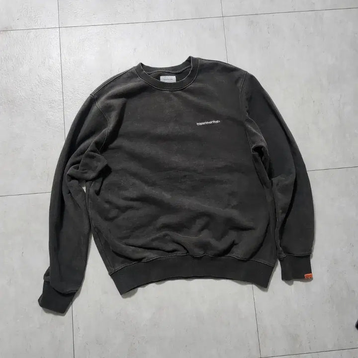 [BUNJANG] thisisneverthat Washed Khaki Sweatshirt / 디스이즈네버댓 워싱 카키 맨투맨