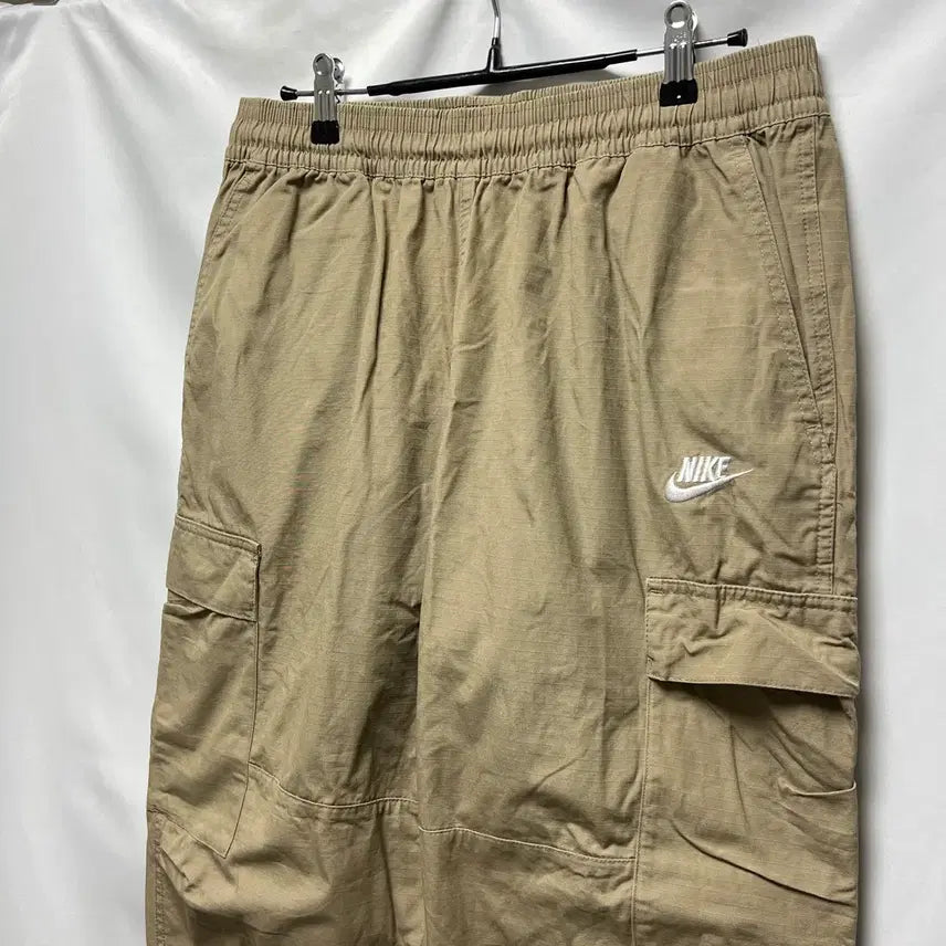 [SOLD OUT] [정품/L] 나이키 스우시 베이지 카고 우븐 팬츠/바지
