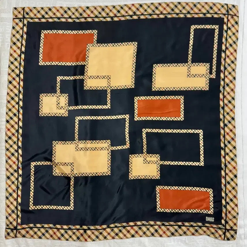[BUNJANG] Daks Silk Scarf / 닥스 사각 실크 블랙/브라운 스카프