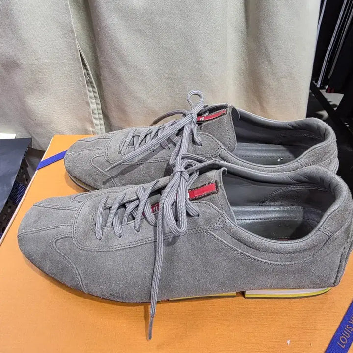 [BUNJANG] Prada Suede Sneakers / 프라다 스웨이드 스니커즈