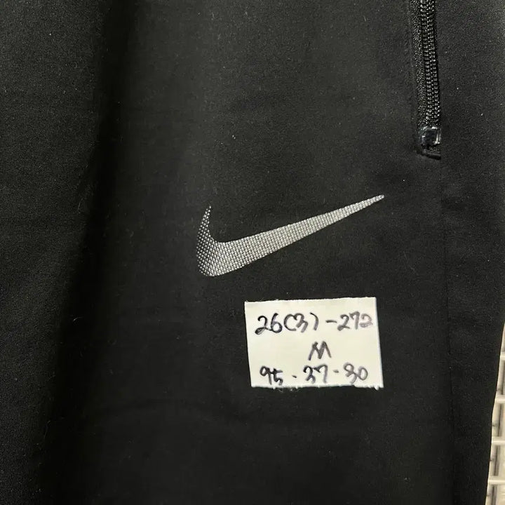[SOLD OUT] [정품/M] 나이키 스우시 써마스피어 블랙 조거 팬츠/바지