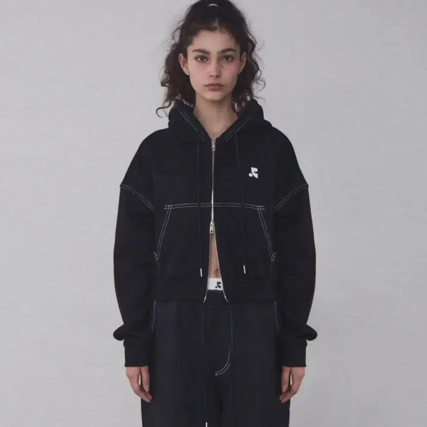 [BUNJANG] Rest &amp; Recreation Stitch Crop Hoodie Zip-up / 레스트앤레크레이션 스티치 크롭 후드집업