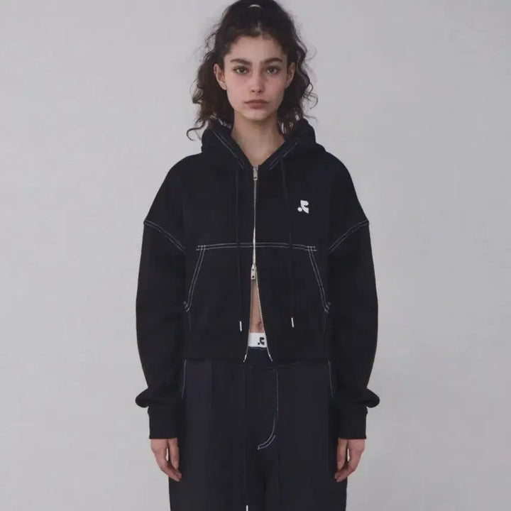 [BUNJANG] Rest &amp; Recreation Stitch Crop Hoodie Zip-up / 레스트앤레크레이션 스티치 크롭 후드집업