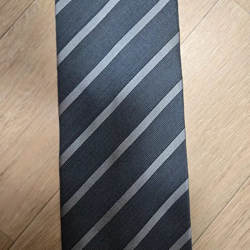 [BUNJANG] Armani Gray Necktie / 아르마니 넥타이(그레이 색상) 팝니다