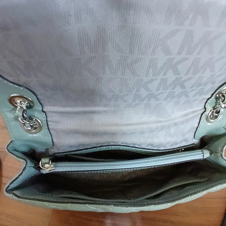 [BUNJANG] Michael Kors Quilted Chain Crossbody Bag / 26-4 마이클코어스 퀼팅 체인 크로스백 민트