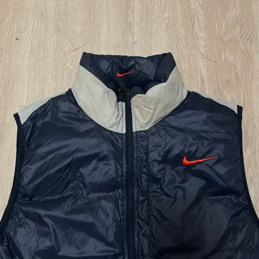 [BUNJANG] Nike Swoosh Two-Tone Duck Down Padded Vest XL / 나이키 스우시 투톤 덕다운 패딩조끼 XL/105