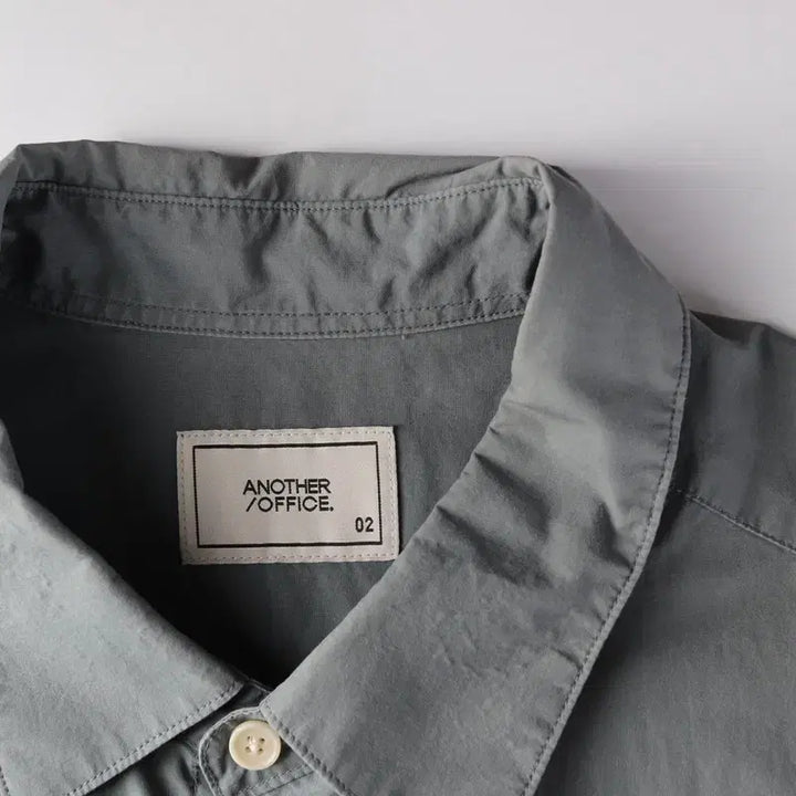 [BUNJANG] Another Office Two-Pocket Cotton Half Shirt / 어나더오피스 투포켓 코튼 하프 셔츠 02