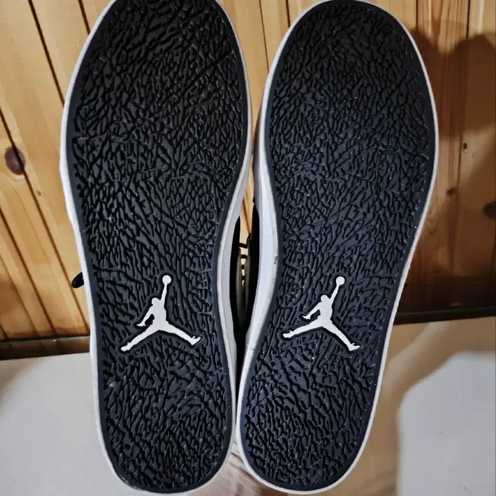 [SOLD OUT] 275mm 나이키 에어조던1 로우 운동화