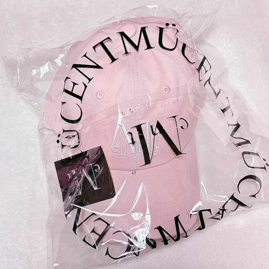 [BUNJANG] Musent Signature Ball Cap Strawberry Milk Hat / 무센트 시그니처 볼캡 딸기우유 모자