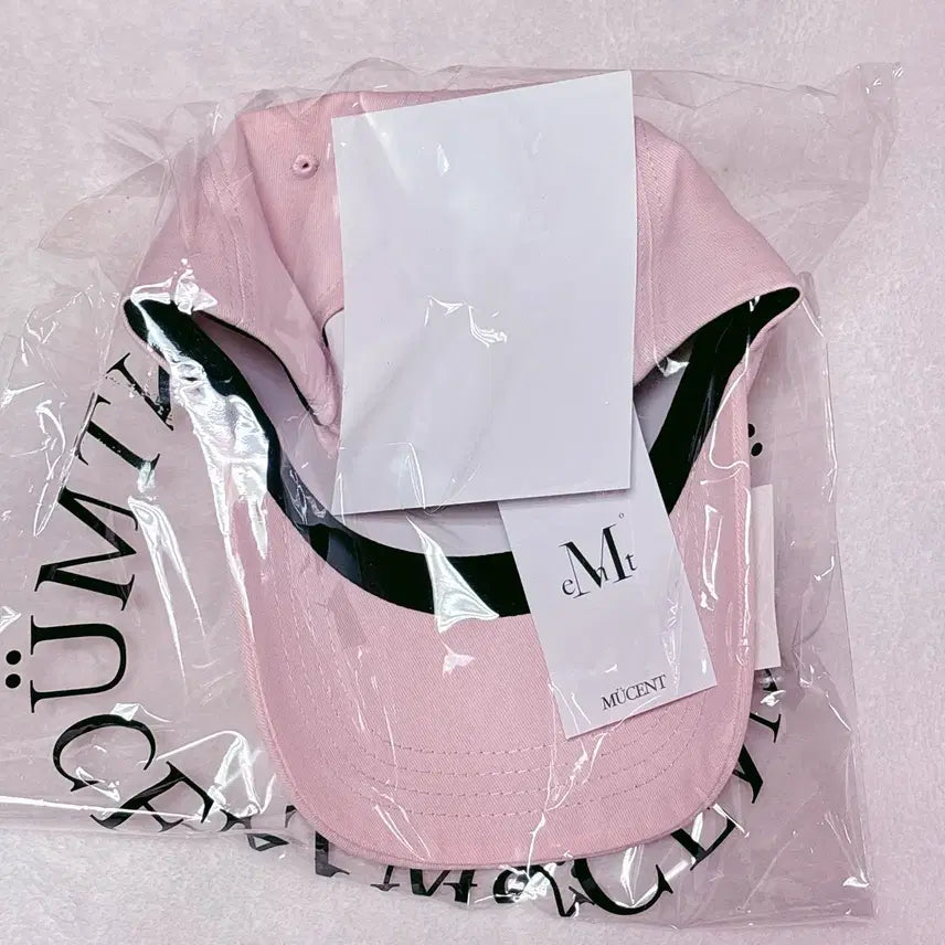 [BUNJANG] Musent Signature Ball Cap Strawberry Milk Hat / 무센트 시그니처 볼캡 딸기우유 모자