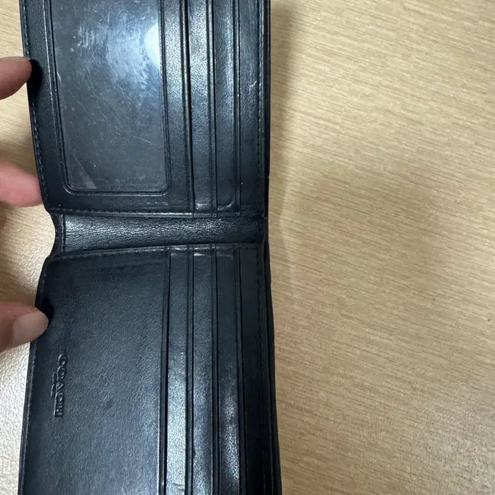 [SOLD OUT] 코치 시그니처 남성 반지갑
