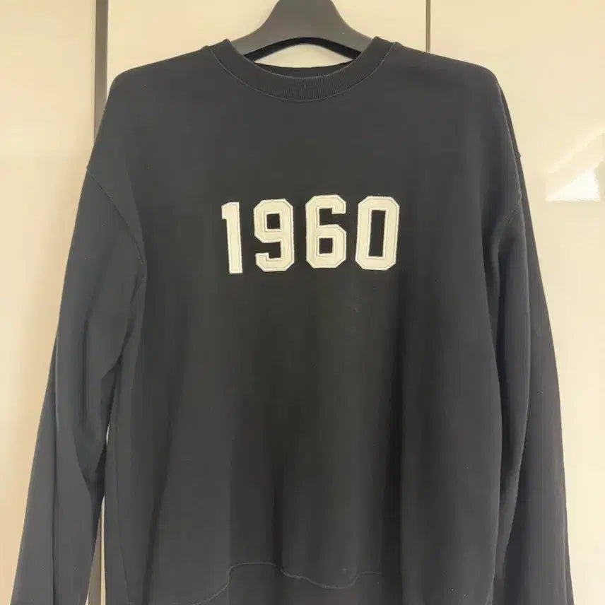 [BUNJANG] Uniform Bridge 1960 Black Sweatshirt / 유니폼브릿지 1960 블랙 맨투맨