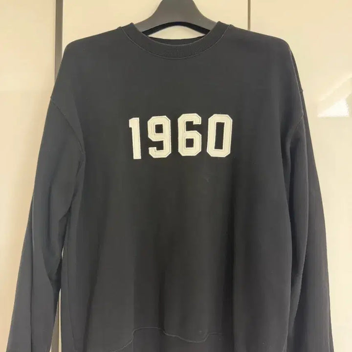 [BUNJANG] Uniform Bridge 1960 Black Sweatshirt / 유니폼브릿지 1960 블랙 맨투맨